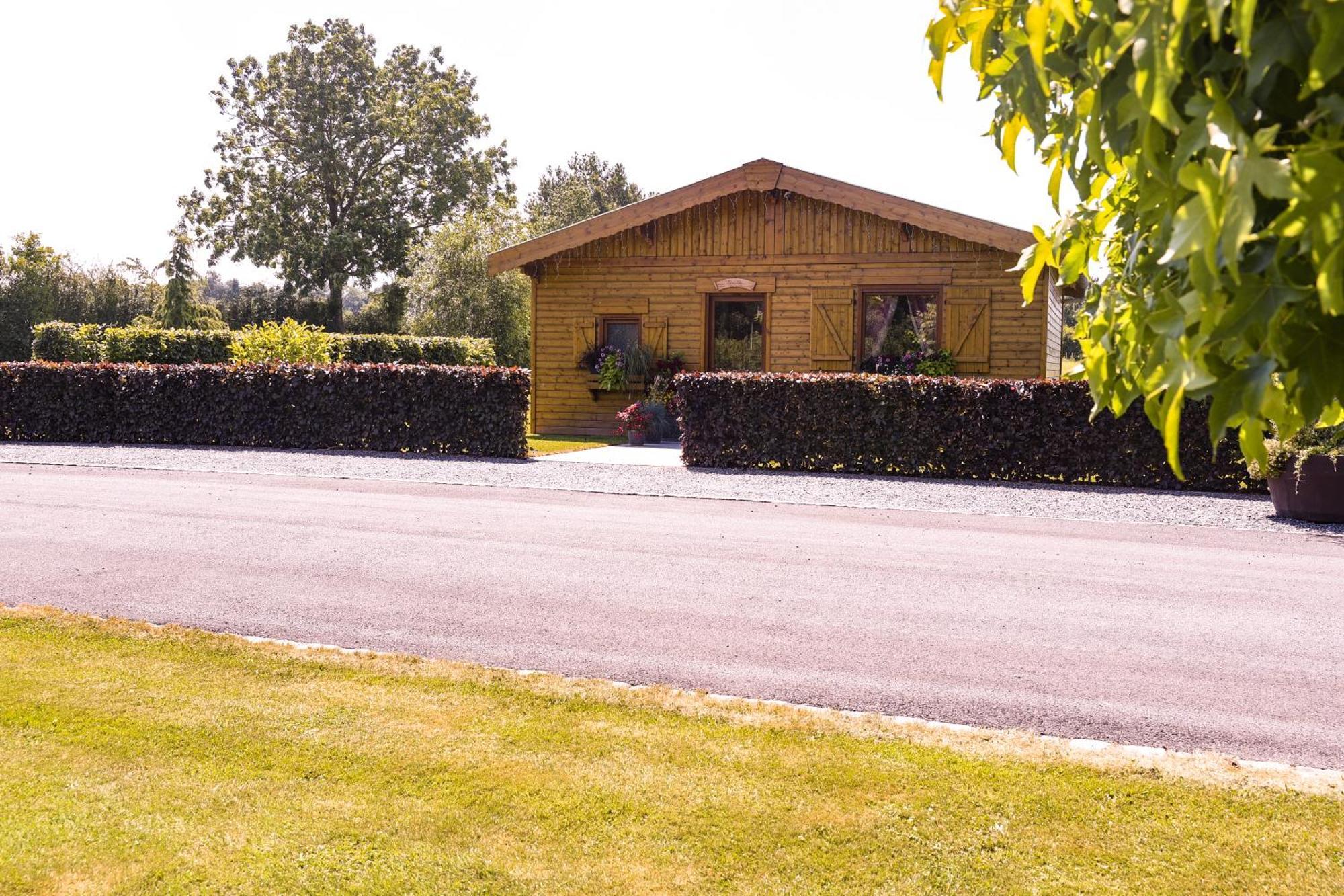 Le Domaine Des Fagnes Villa Sains-du-Nord Exterior photo